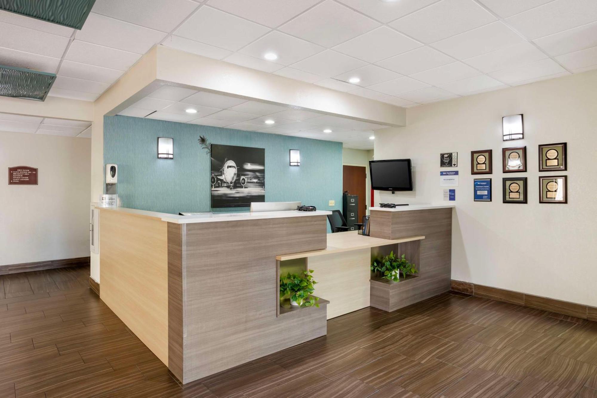 Best Western Plus Springfield Airport Inn Esterno foto
