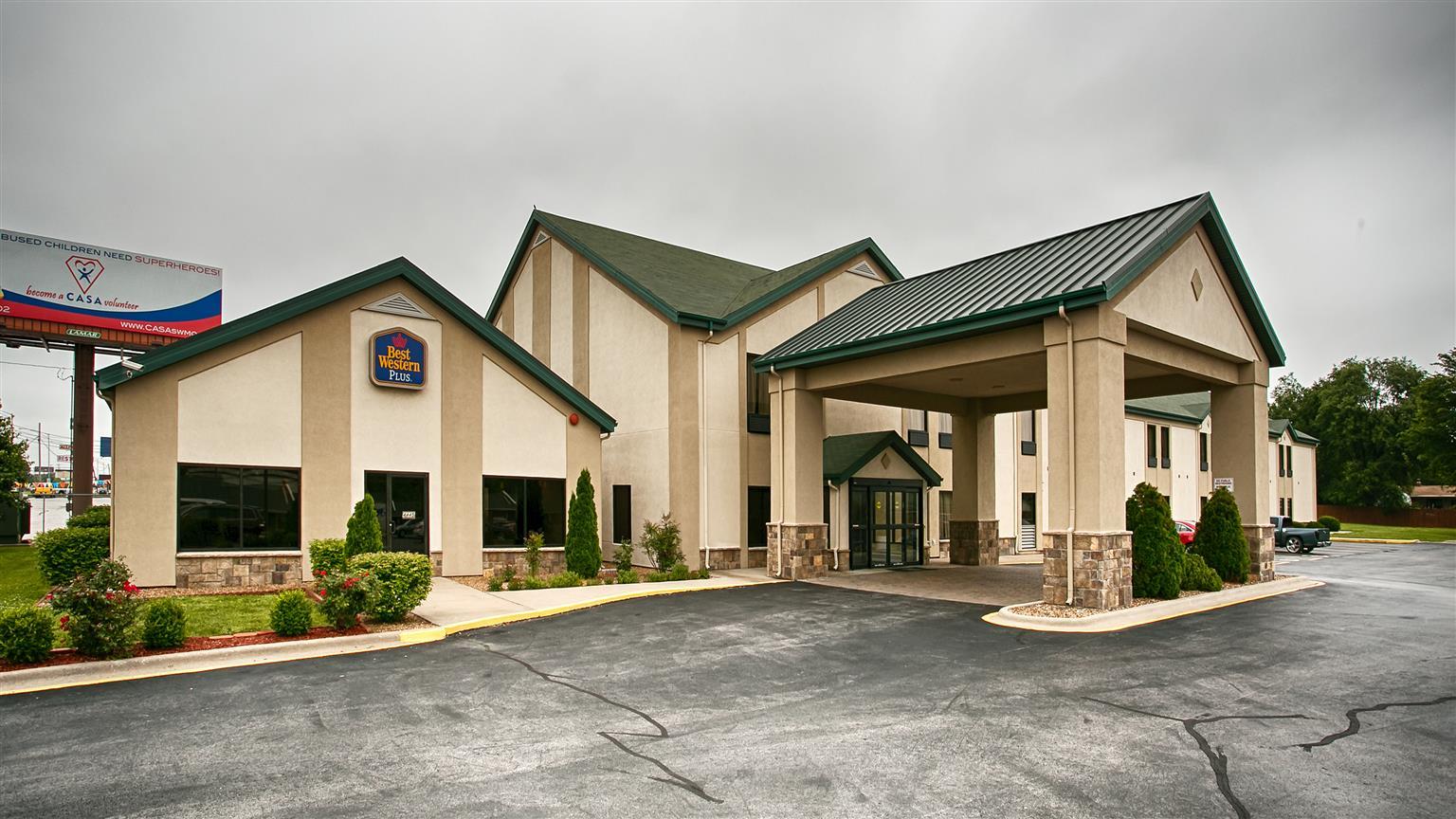 Best Western Plus Springfield Airport Inn Esterno foto